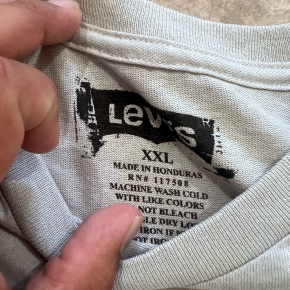 Levi’s tee - Picture 5 of 6
